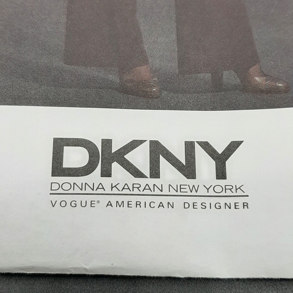 DKNY Donna Karan New York Vogue Uncut Pattern Size 4-6-8-10 Woman's Suit - Picture 3 of 5